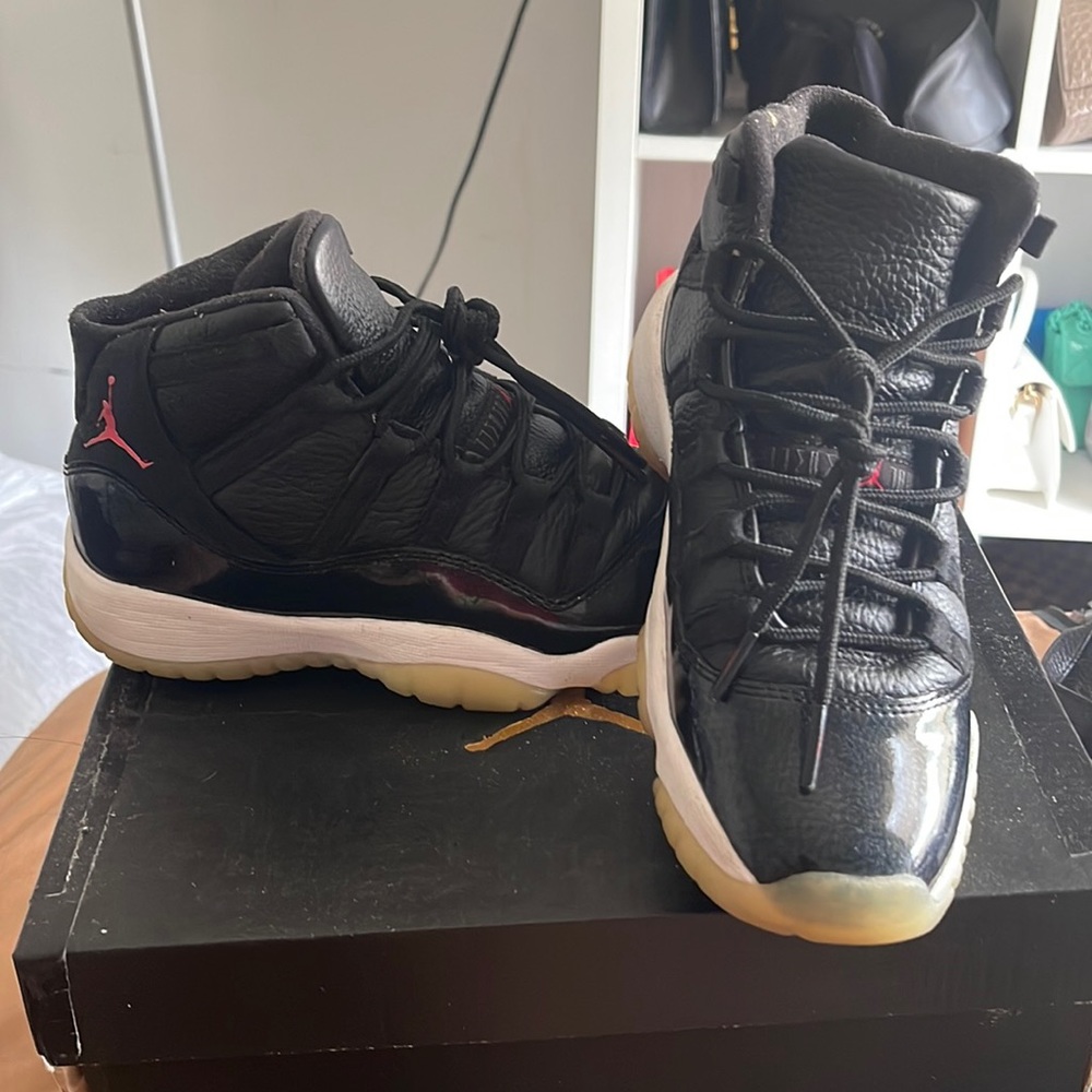 JORDAN 11’s 72/10
